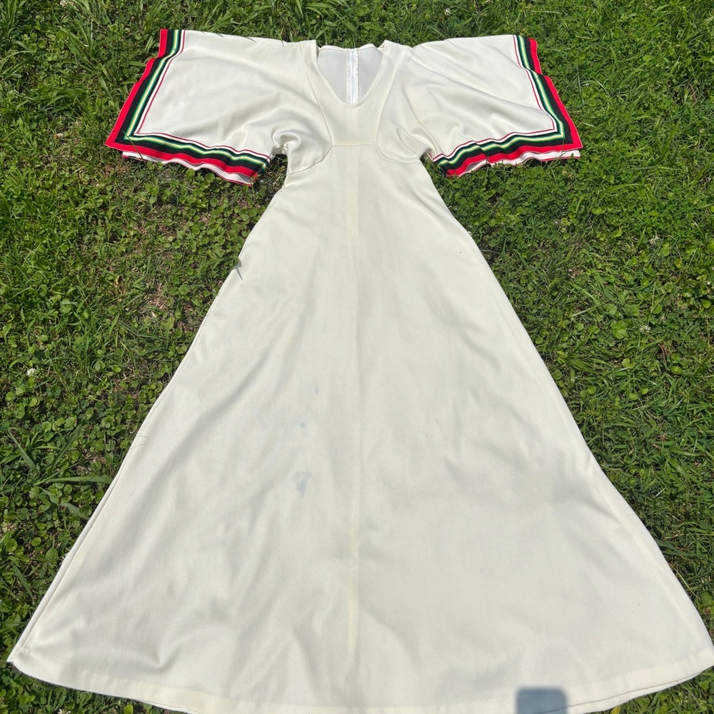 Elegant Vintage Cream Maxi Dress with Silk Ribbon Capelet Sleeves